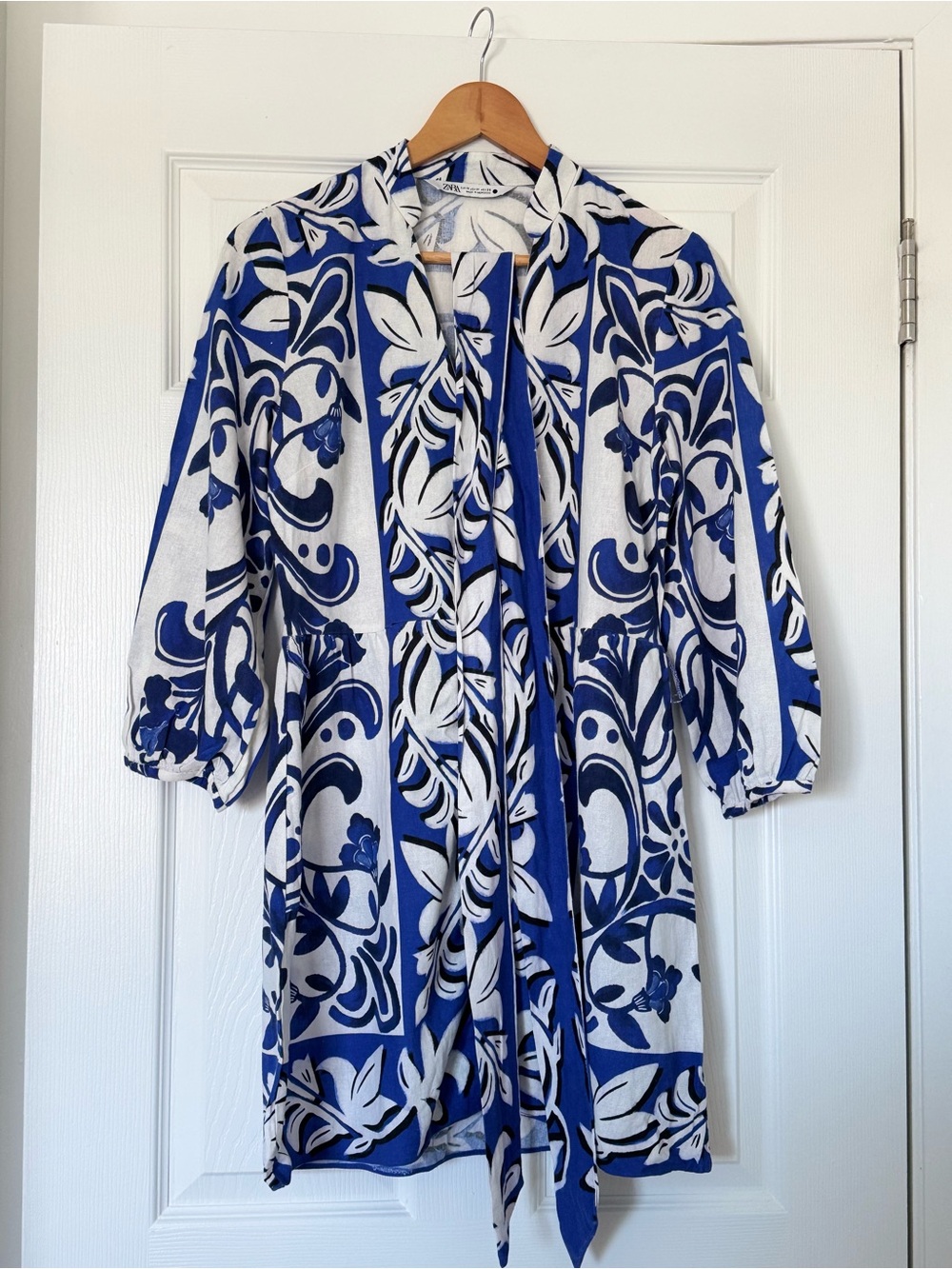 Zara Blue and White Floral Tie-Neck Blouse